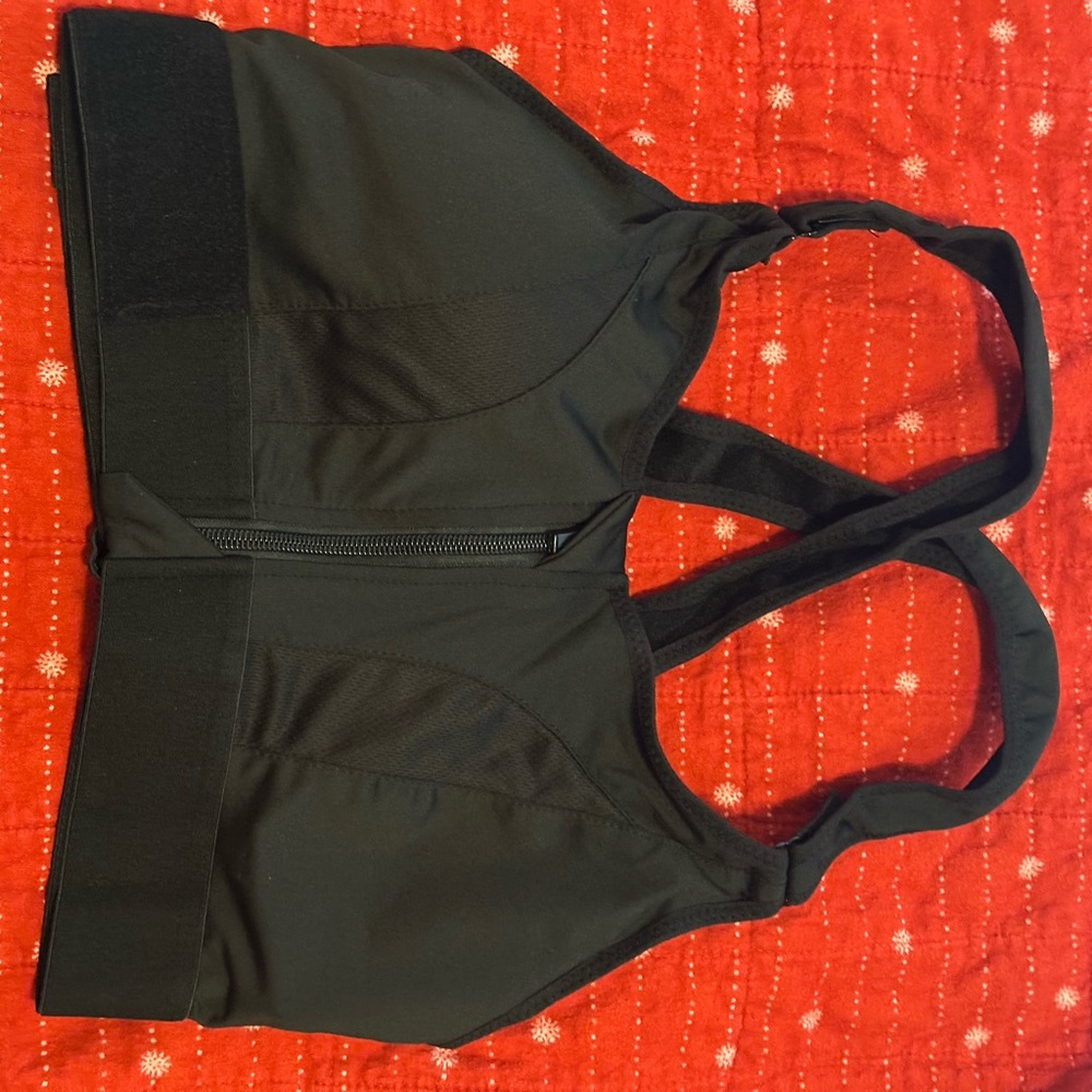 Black XL Sports Bra with Front Zipper